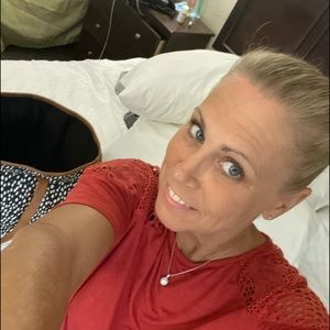 Meet your Posher, Christine